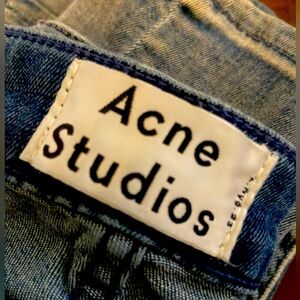 Acne studios Skinny jeans with zipper detailing. 2634.